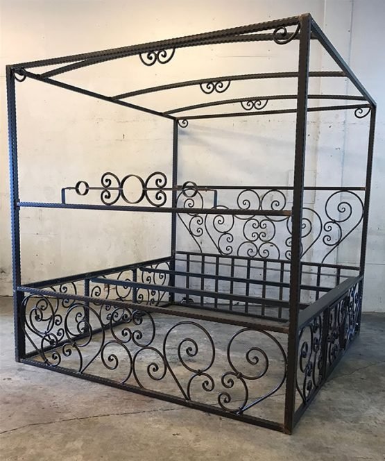 Scroll Canopy bed w/Full Scroll Cage/Removable Stockade